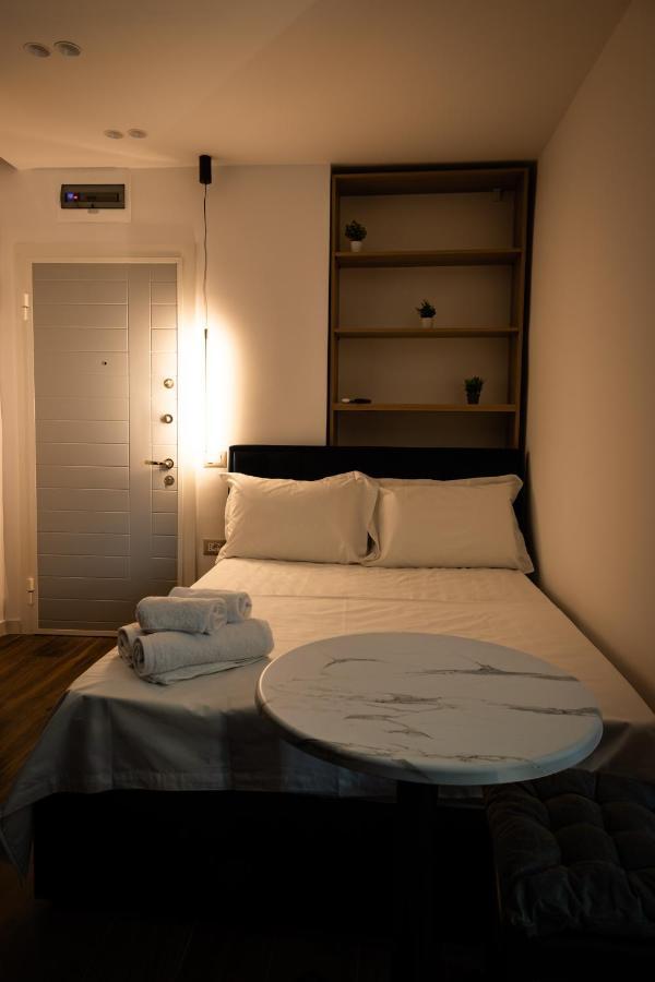Cozy And Chic Studio Apartment Τίρανα Εξωτερικό φωτογραφία